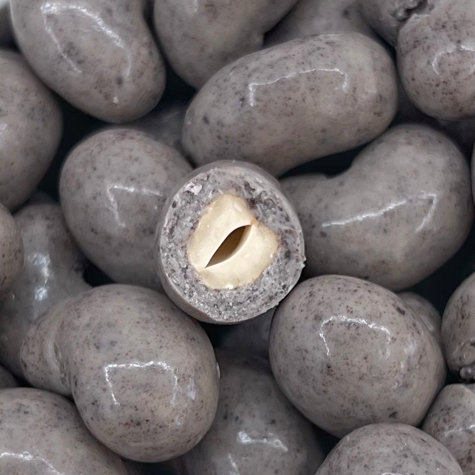 Cookies & Cream Chocolate Cashews
