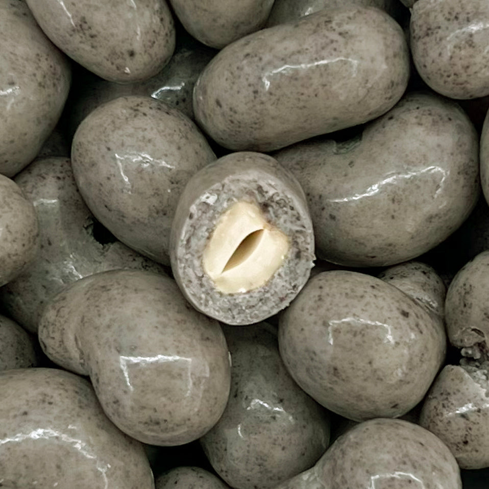 Cookies & Cream Chocolate Cashews