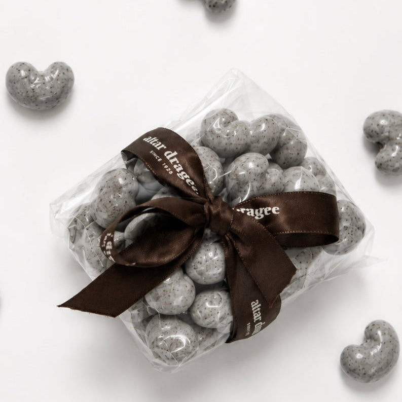 Cookies & Cream Chocolate Cashews